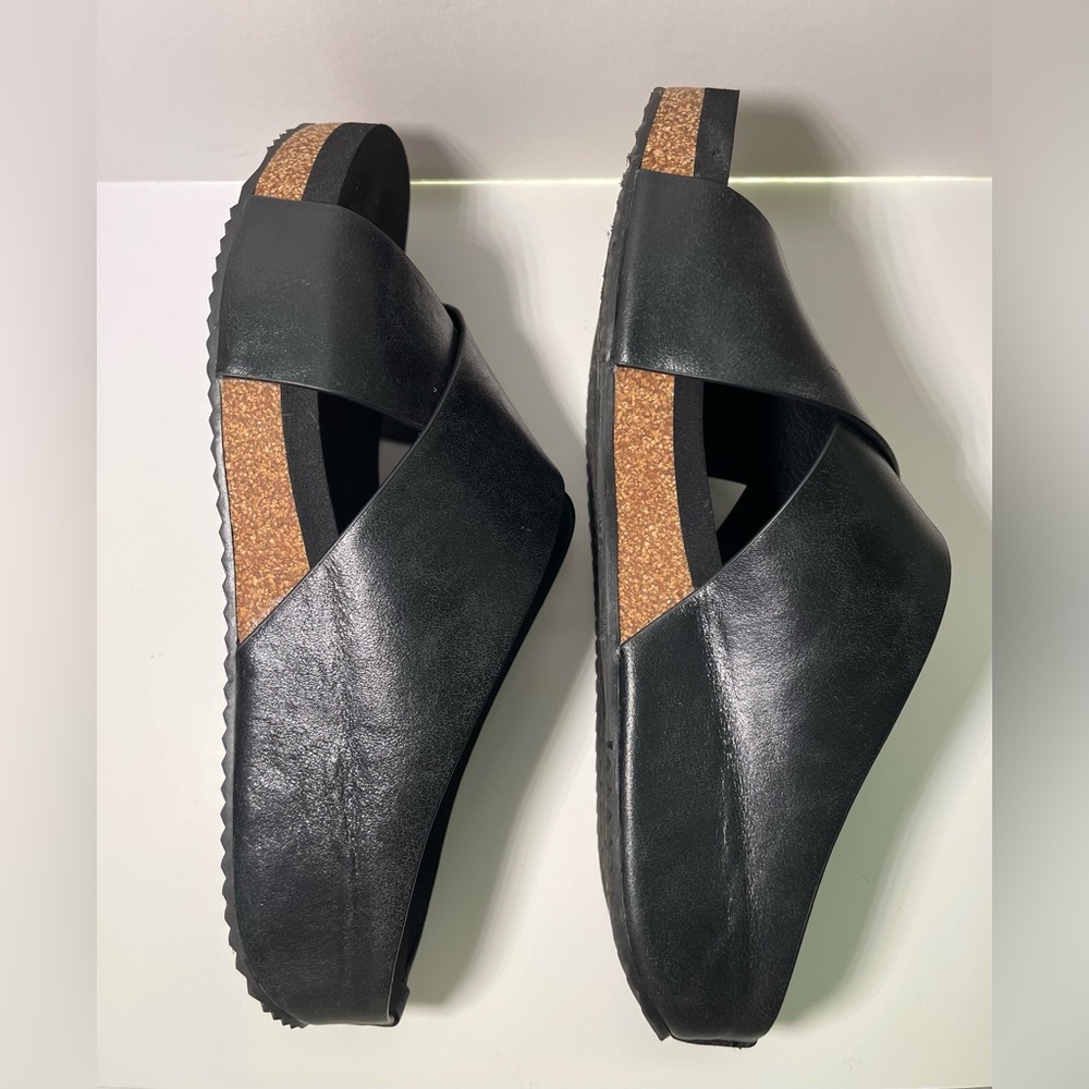 VOLATILE ABLETTE Black Women's Slide Wedge Sandals Size 6